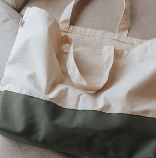 Le grand sac pour le marché de couleur olive de Dans le sac