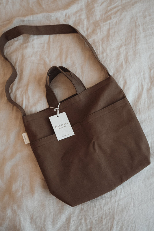 Sac à double pochette espresso- Dans le sac