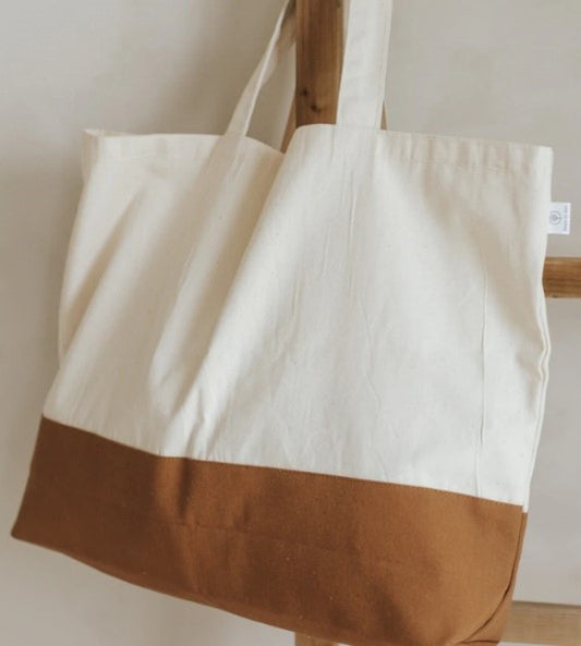 Le grand sac pour le marché couleur brun de Dans le sac